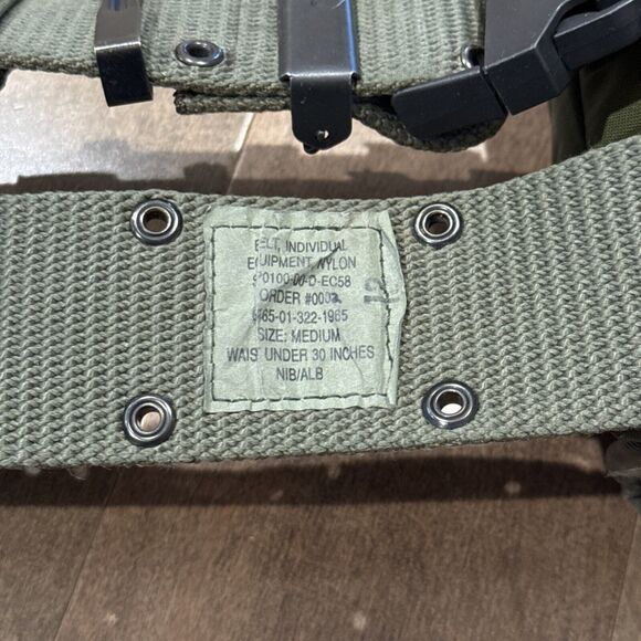 MILITARY WATER CANTEEN W/Cup AND COVER With Pistol Release Belt USA Army - Picture 3 of 5